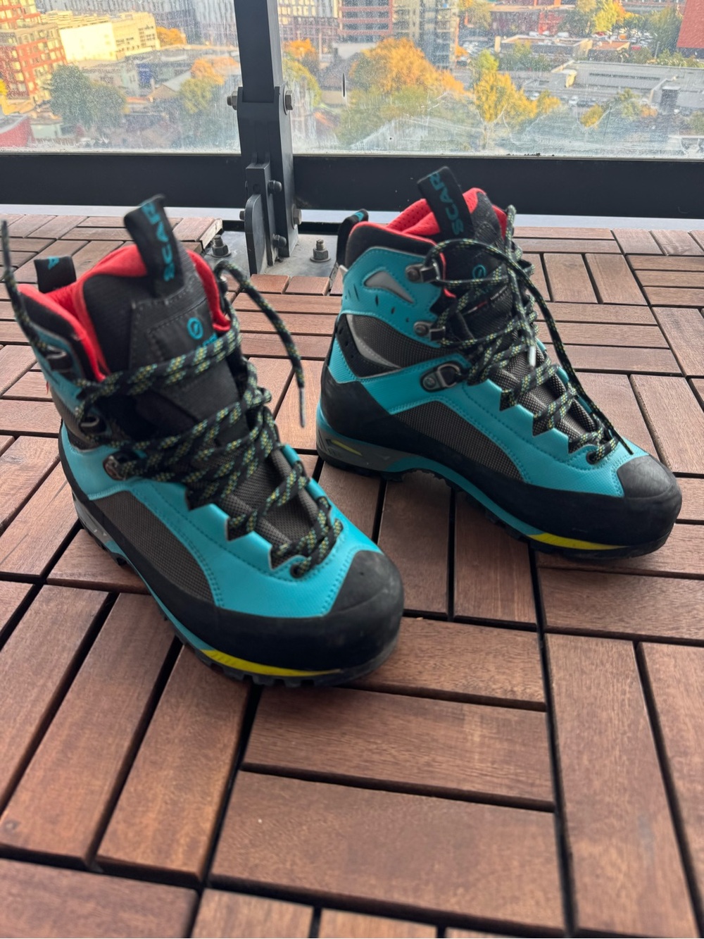 Scarpa Charmoz HD WMN mountaineering boots